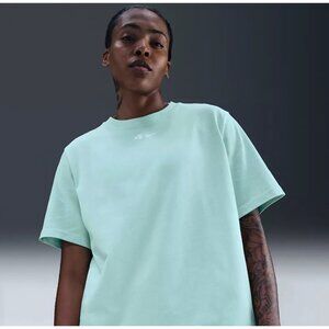 Nike Women's A'ja Wilson Signature Loose Short-Sleeve T-Shirt Size Small HQ1696